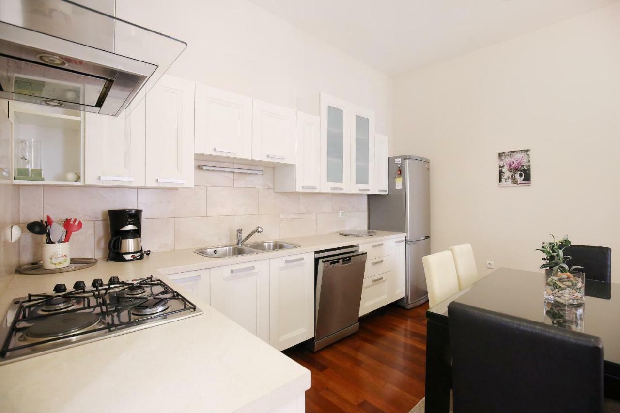 Seafront Beach Apartment - Directly At The Beach Zadar Eksteriør bilde