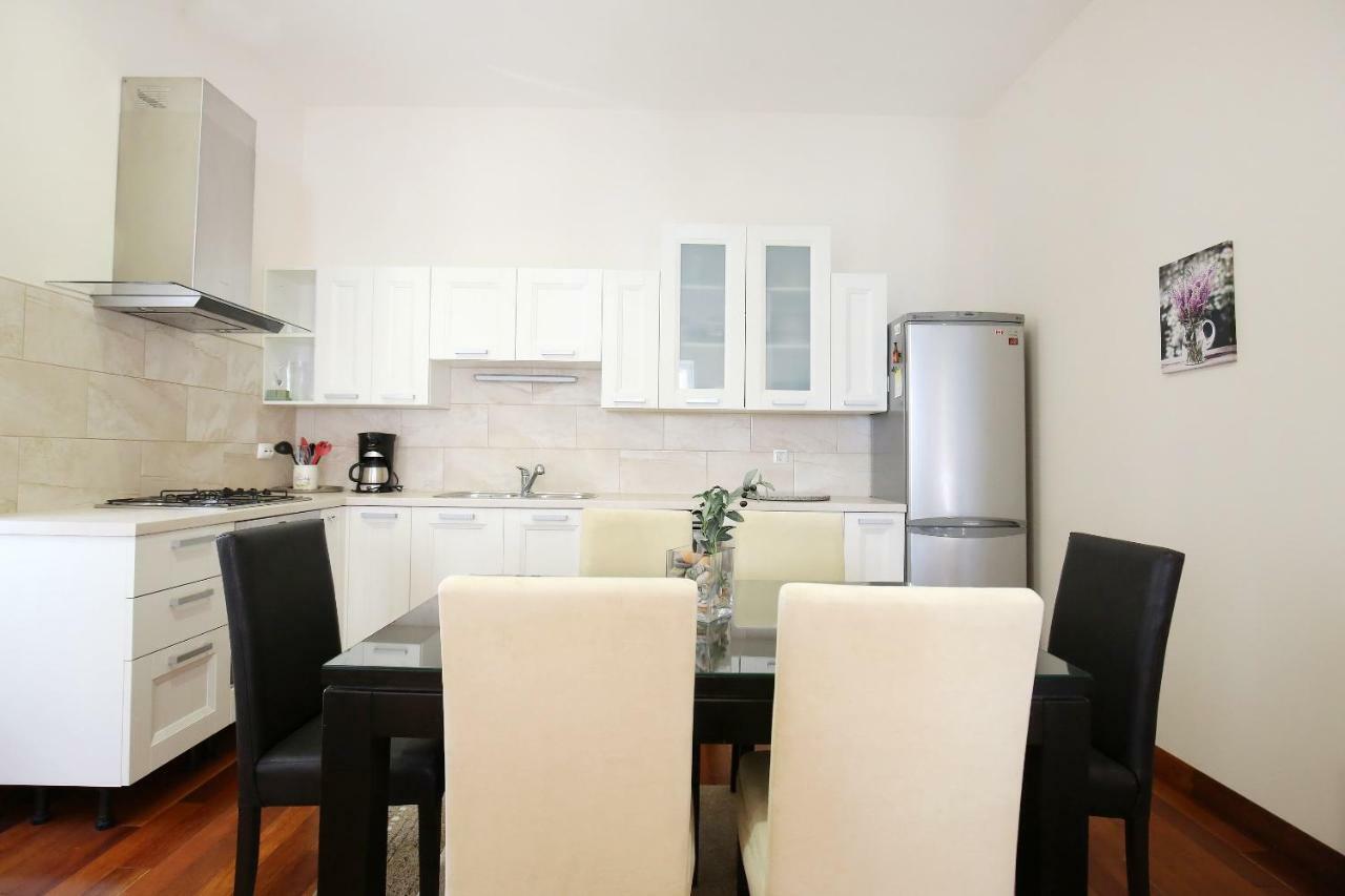 Seafront Beach Apartment - Directly At The Beach Zadar Eksteriør bilde